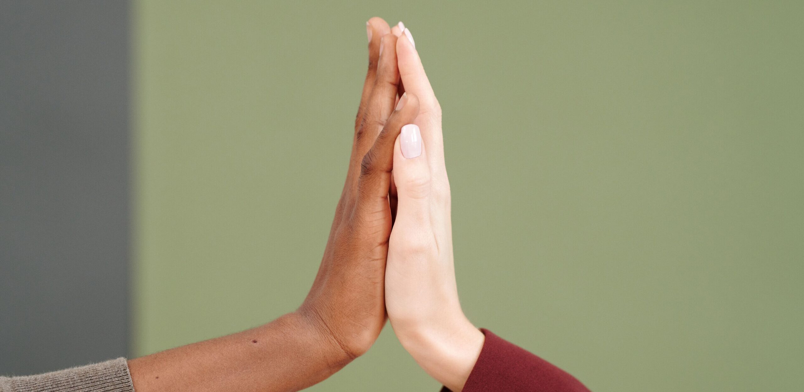 Clap de main pour accepter un accord : Source Pexels